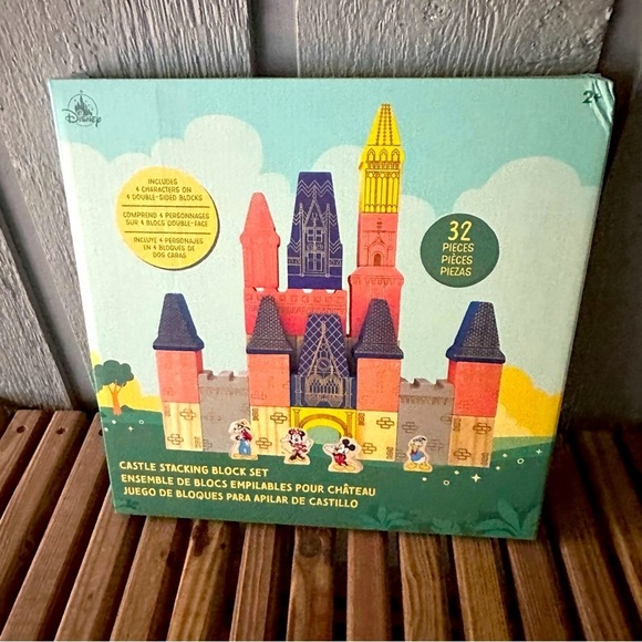 Walt Disney World Castle Stacking Block Set Mickey Mouse & Friends Kids Toy Wood - Picture 1 of 13